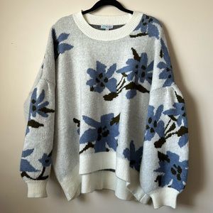 Gorgeous Blue & White Floral Sweater with Balloon sleeves, size 3x